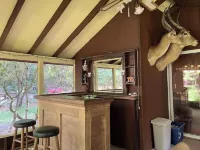 Classic Pocono Mountain Cottage in Split Rock Hotels in Kidder Township