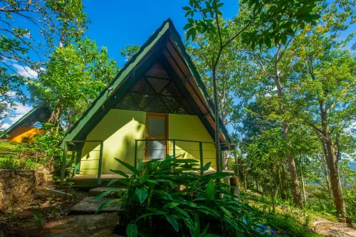 Mbeliling Mountain Ecolodge Hotels in Tondong Belang