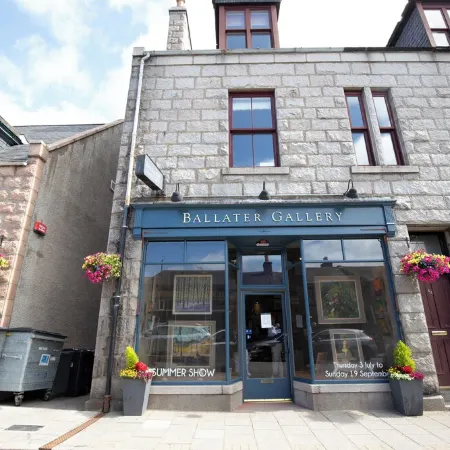 A charming cottage in the heart of Ballater, with a beautiful & modern interior