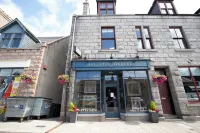 A charming cottage in the heart of Ballater, with a beautiful & modern interior