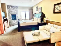 Lake Superior Condo~Whirlpool, Fireplaces, Balcony+Resort Amenties Hotels in Two Harbors