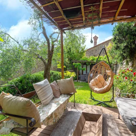 Villa in Cortona with Pool