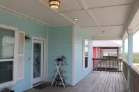 Beach house - Canal and Bay Views, Outdoor area with Hot Tub - Pet Friendly