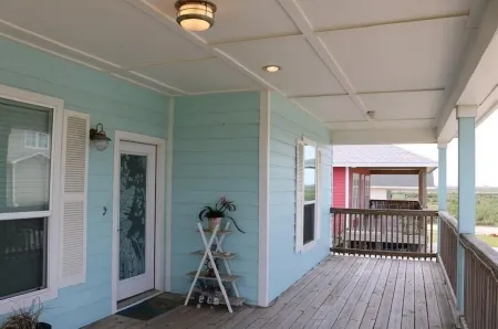 Beach house - Canal and Bay Views, Outdoor area with Hot Tub - Pet Friendly