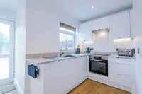 Newly renovated 3 bed house, Perfect for contractors, or family stays Hotels in Birkenhead