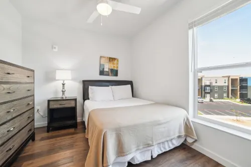 Pool & Mins to Hospital!! New Luxe Marble Falls Oasis