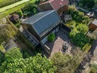 The Dijkhuysje by ZILT. Hotels in Warmenhuizen