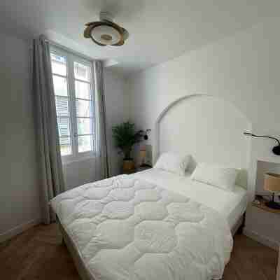Recently Renovated Apartment in Quiet Area in Heart of Old Nice--Two-Bedroom Rooms