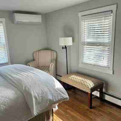 Charming 3-bedroom house in West Hyannisport Rooms