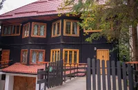 Villa Sara in Sinaia near Peles & Gondola Hotel a 