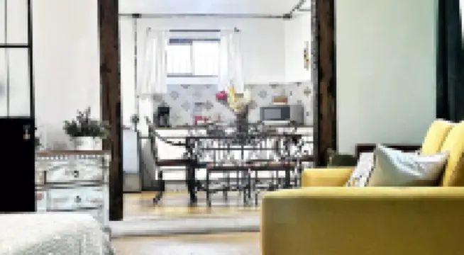 7 Bedrooms•9 Beds• 3 Kitchens•Rooftop Lounge