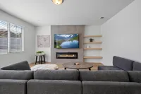 Spacious 4-bedroom house in serene Victorville with WiFi, AC