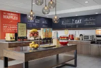 Hampton Inn & Suites d'Iberville Biloxi - breakfast