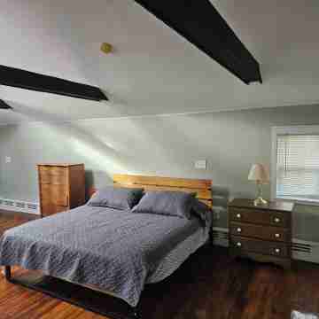 Discreet 1 Bedroom getaway Rooms