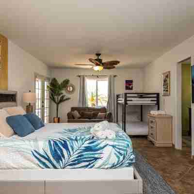 Tiki Oasis Rooms