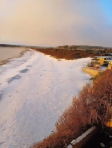 Ffau Bach - Little Den. Boutique Central Pembrokeshire.