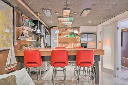 Edmonds Apartment with Private Wine Cellar!