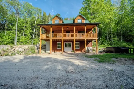 4Bed 3Bath Cabin w/ Hot Tub Near North Conway #TheIntervaleCabin