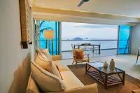 New Luxury 3bdr Beachfront Condo at Peninsula Ixtapa