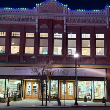 Stunning Loft in historic downtown Brigham City - Perfect for a getaway