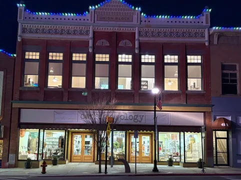 Stunning Loft in historic downtown Brigham City - Perfect for a getaway