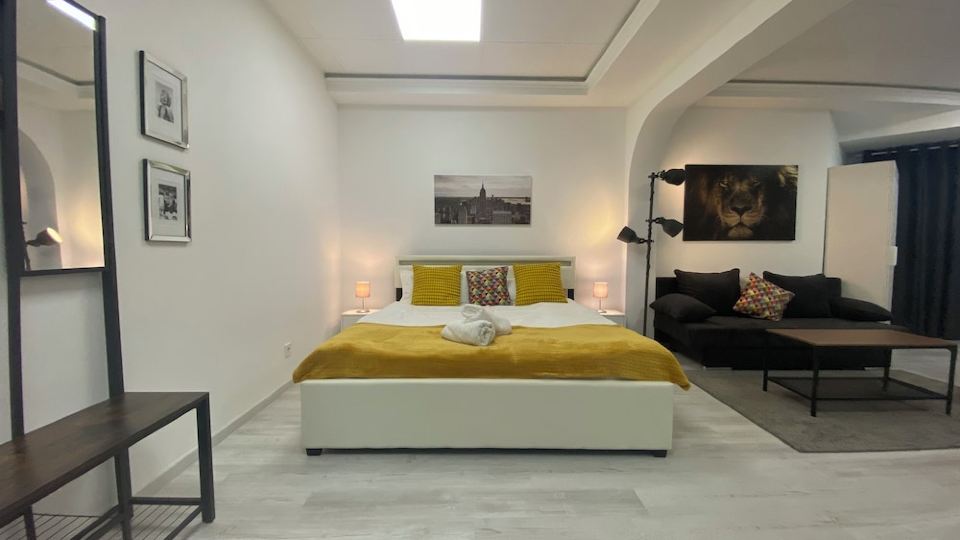 bonquartier| Chic, urban oasis with workplace