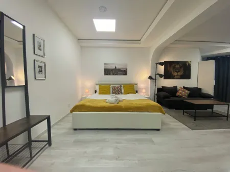 bonquartier| Chic, urban oasis with workplace