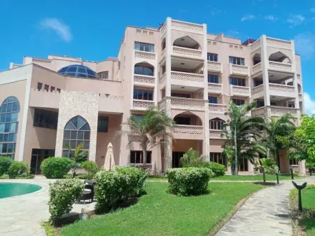 Shanzu Ocean Front 2 Bedroom Apartment Отели в г. Шансу