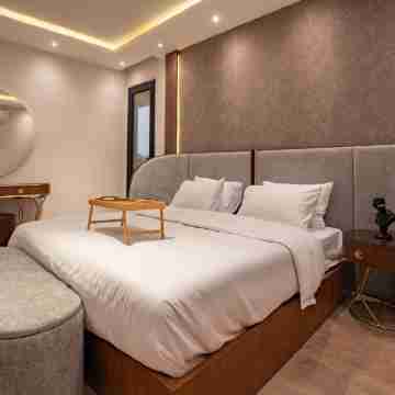 luxury 3-bedroom with private garden,shared pools in midtown compound, New Cairo Rooms