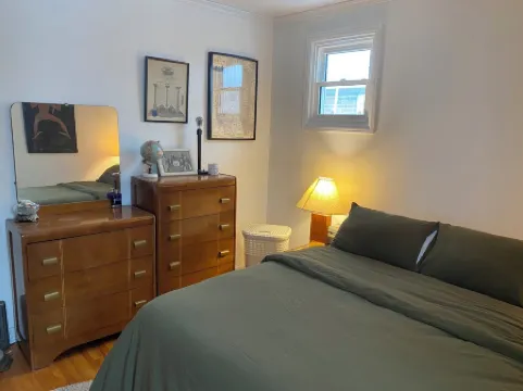 Vintage Music Themed Home in the Heart of London Across From Gibbons Park Отели рядом с Аэропорт Лондон Интернешэнл