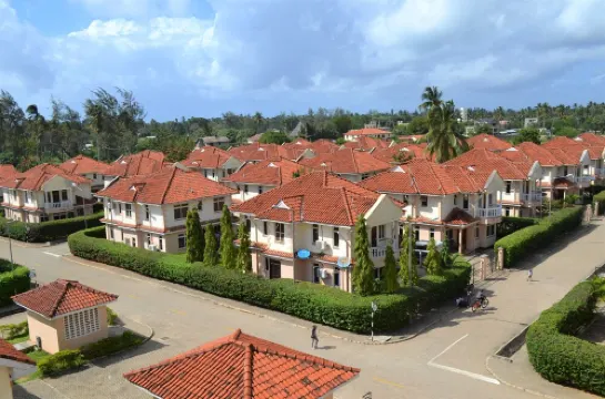 A coastal villa with a splash of glam!