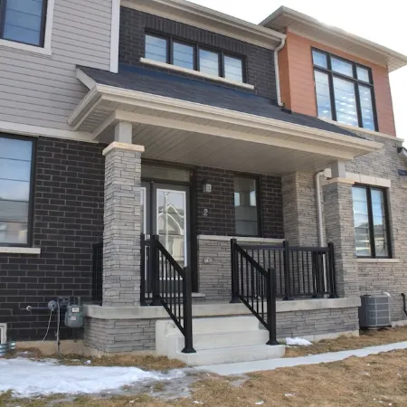 Luxury 4 BR Corner Home Near Niagara Falls – Perfect for Families & Groups!