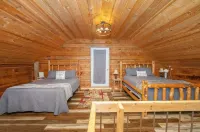 Cozy, secluded, peaceful, pond, fishing , swimming, cabin life, large yard area Hotels in Giard