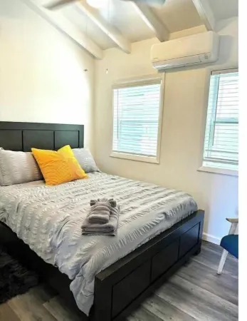 Walk to beach! Sweet Tart on King-“Coconut” 2BR Отели в г. Фредерикстед