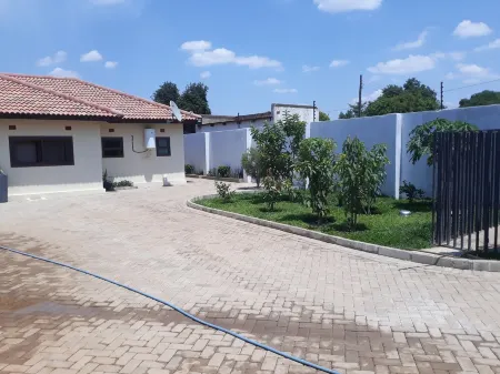 Experience Luxury with Class and Comfort with Us Отели в г. Кабве