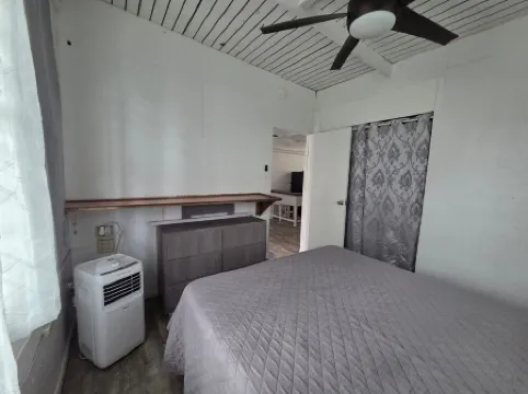 Charming 2-bedroom house in enchanting Vieques with WiFi, AC