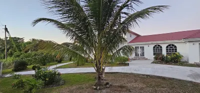 Luxurious 4-bedroom house with AC, WiFi in marvelous Portsmouth Hotels in 