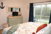 New Listing! King Bed/Ice Machine/Boat Parking