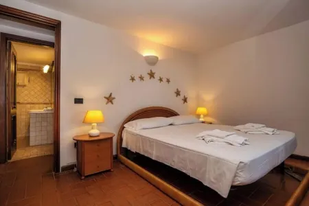 Three-room apartment for 6 on the beach