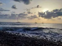 Mini apartment with charming window overlooking the sea quiet and relaxing.