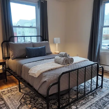 Newly Refreshed 3bd Spacious Unit Minutes from 290