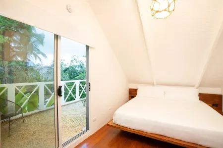 Ocean Gardens: Private Retreat, Private Pool & BBQ