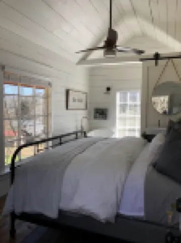 LINVILLE MOUNTAIN BARN LOFT on WEDDING VENUE, Hot Tub, FARM,close to attractions