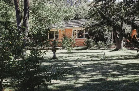 Luxury Farm stay- 4 bed house- 25 acres- 1 hour from Melbourne Отели в г. Травул