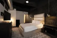 2 Bedroom Luxury Bi-Level Condo in Downtown Buffalo - Rooftop Bar, Bowling Alley