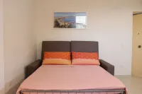 HOUSE ADRIAN UCCIERO Hotel a San Carlo all'Arena