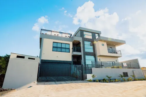 Escape to Paradise at THE LIGHTHOUSE VILLA! Hotels in Black Rock