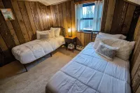 Cozy 4-bedroom cabin in Coudersport with View, Games, Fire Pit & Screen Porch