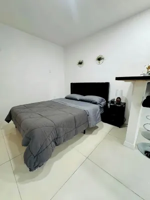 Cozy Seffner Studio Retreat