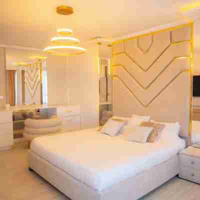 Apartment  High Standing Mobilart 190m2 View on Oran Rooms